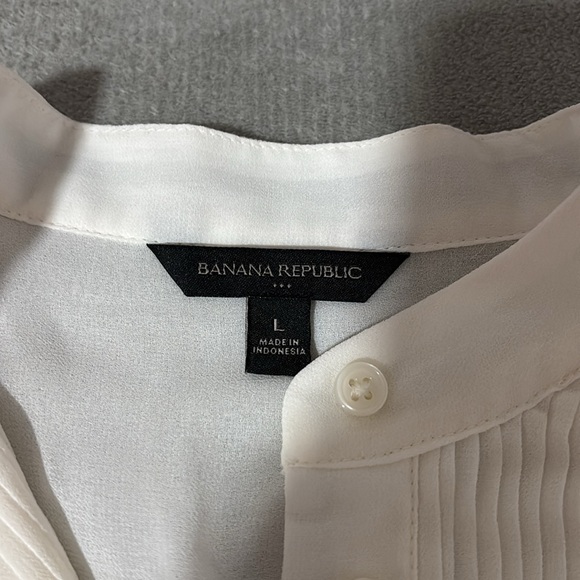 Banana republic silk tuxedo blouse - Picture 7 of 10